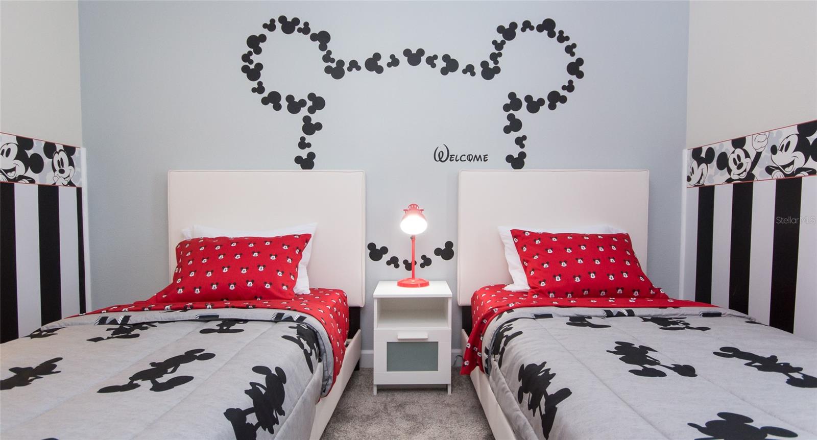 Image 22 of 32 For 8847 Interlocking Court