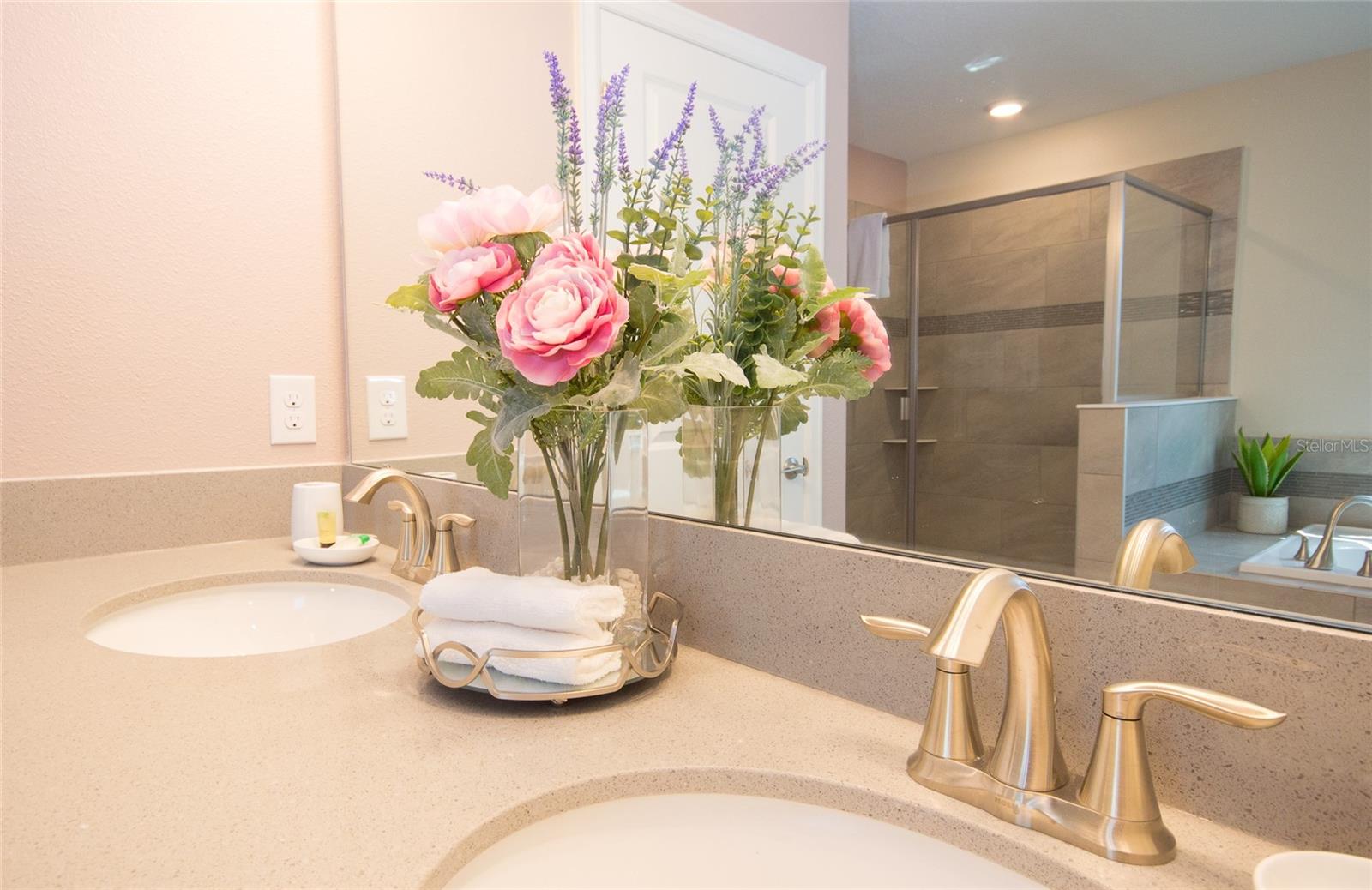 Image 26 of 32 For 8847 Interlocking Court