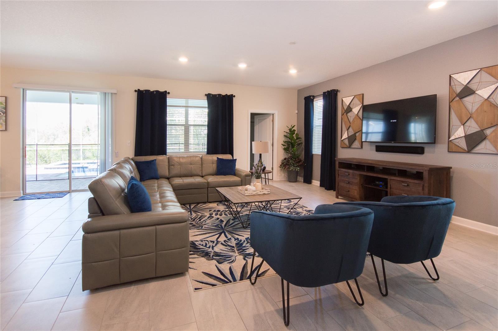 Image 7 of 32 For 8847 Interlocking Court