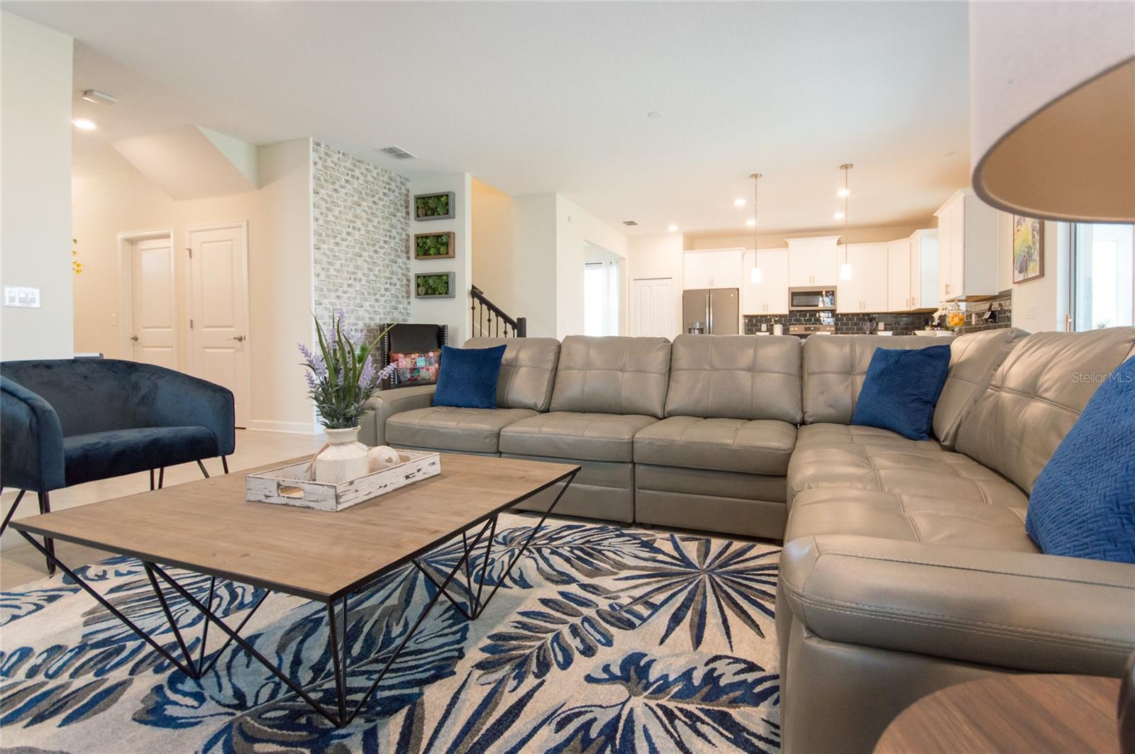 Image 8 of 32 For 8847 Interlocking Court