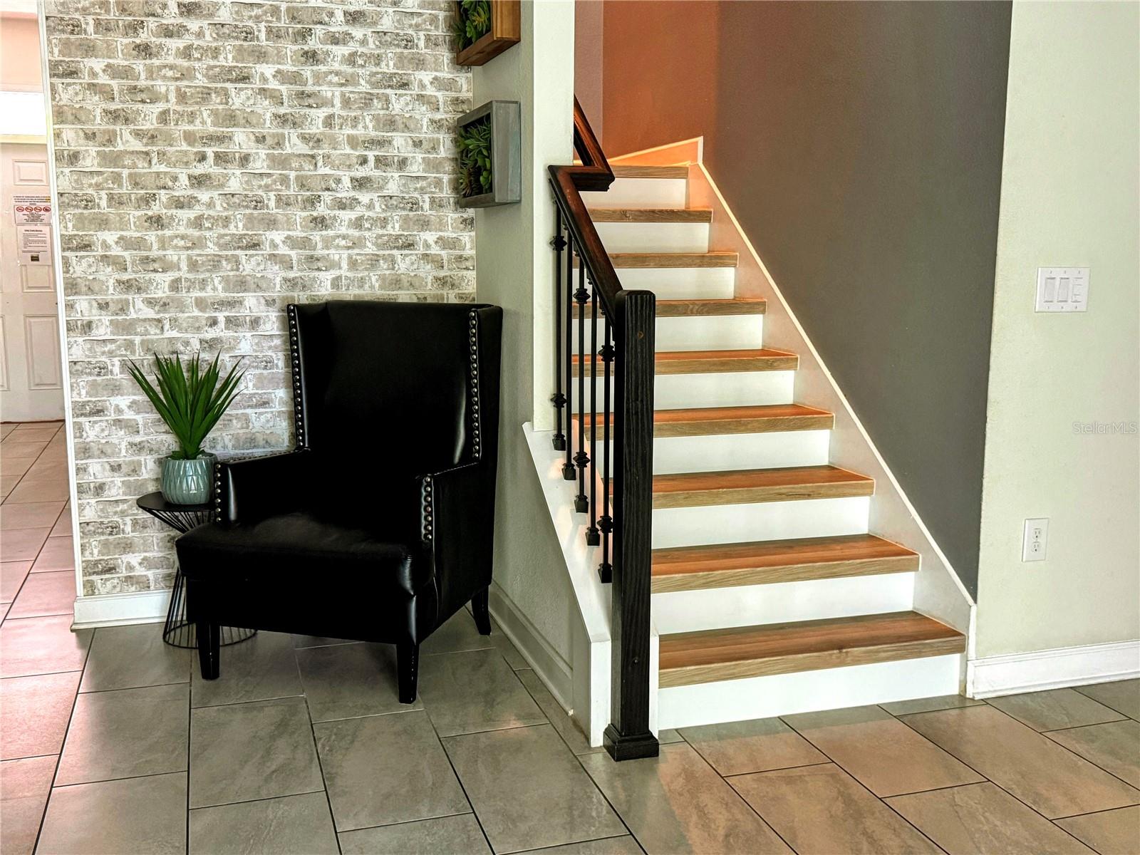 Image 9 of 32 For 8847 Interlocking Court