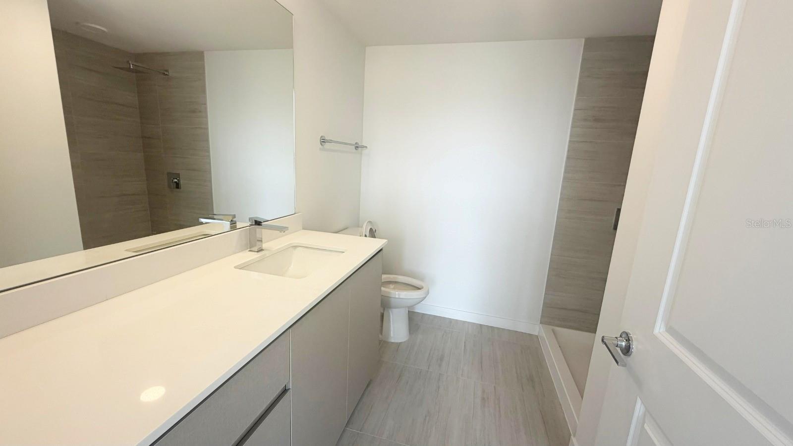 Image 19 of 48 For 5587 Millenia Boulevard 213