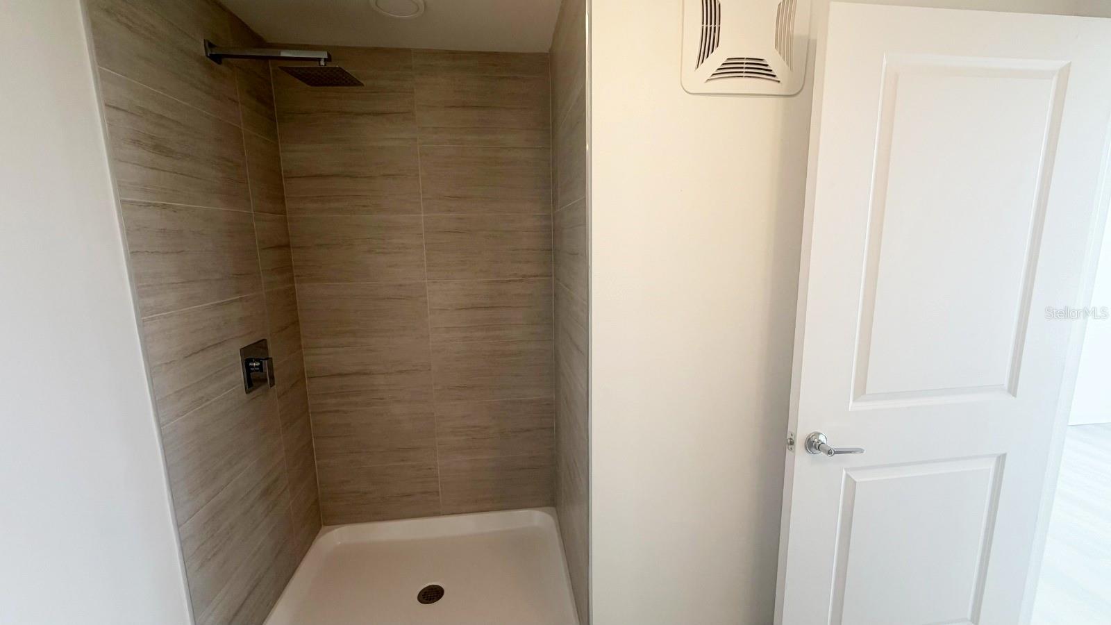 Image 21 of 48 For 5587 Millenia Boulevard 213