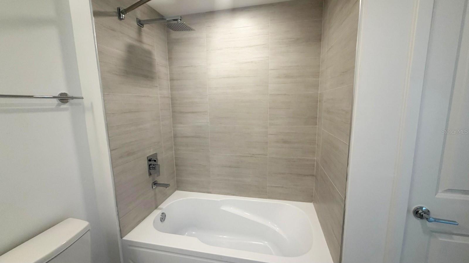 Image 31 of 48 For 5587 Millenia Boulevard 213