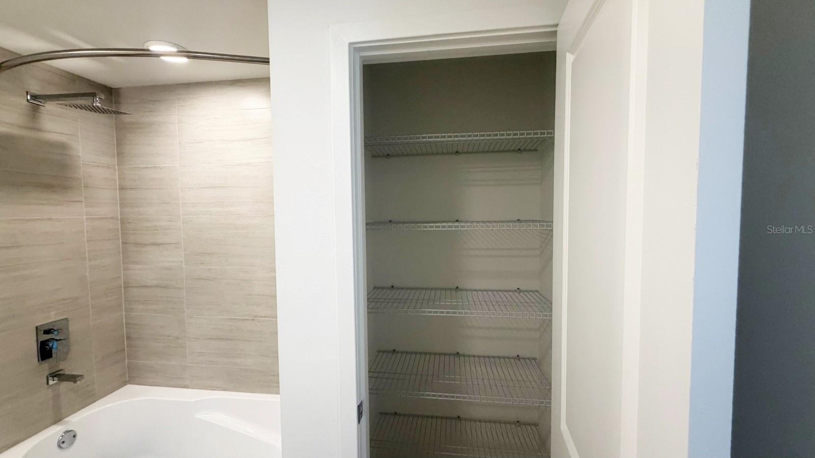 Image 32 of 48 For 5587 Millenia Boulevard 213