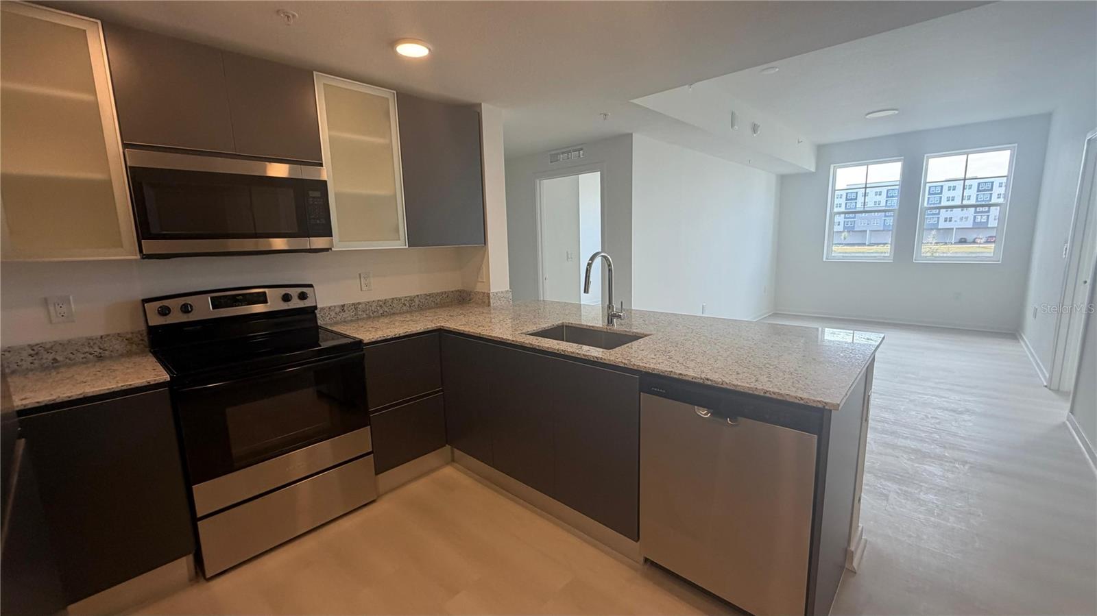 Image 5 of 48 For 5587 Millenia Boulevard 213