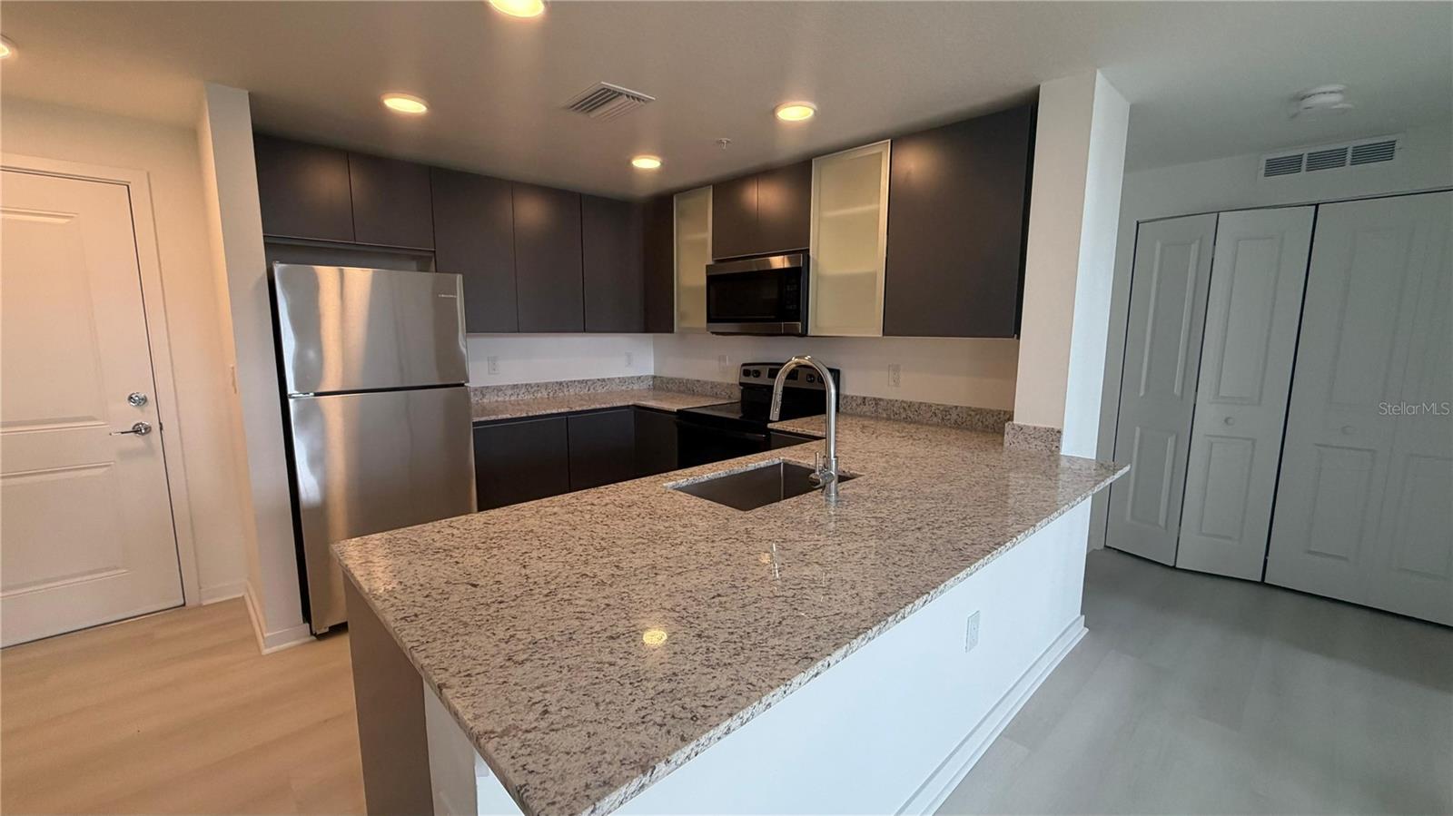 Image 6 of 48 For 5587 Millenia Boulevard 213