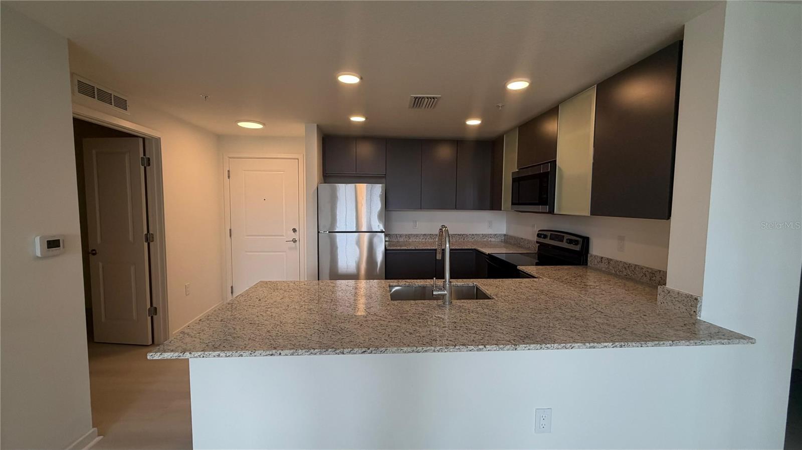 Image 8 of 48 For 5587 Millenia Boulevard 213