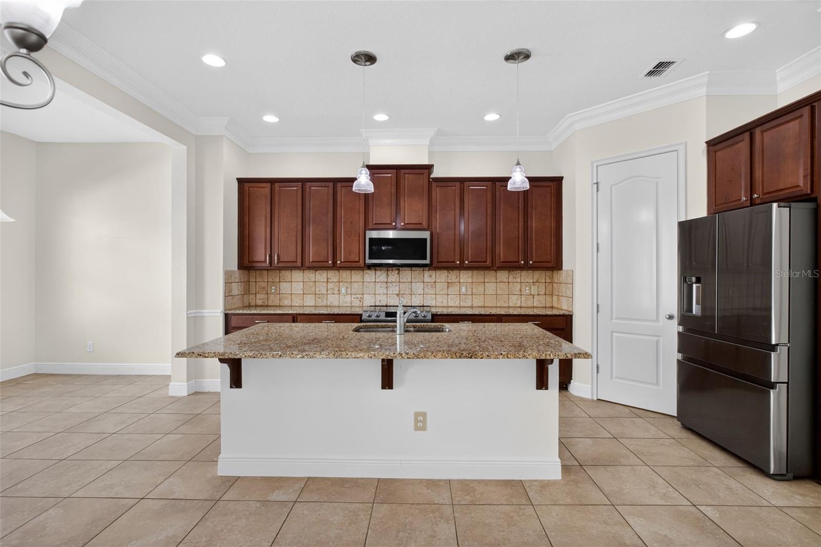 Image 14 of 44 For 817 Lobelia Drive