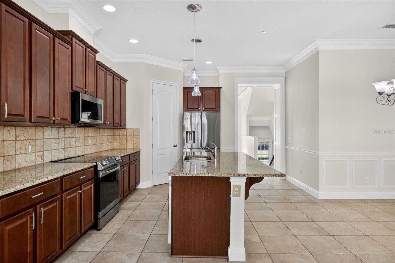 Image 16 of 44 For 817 Lobelia Drive