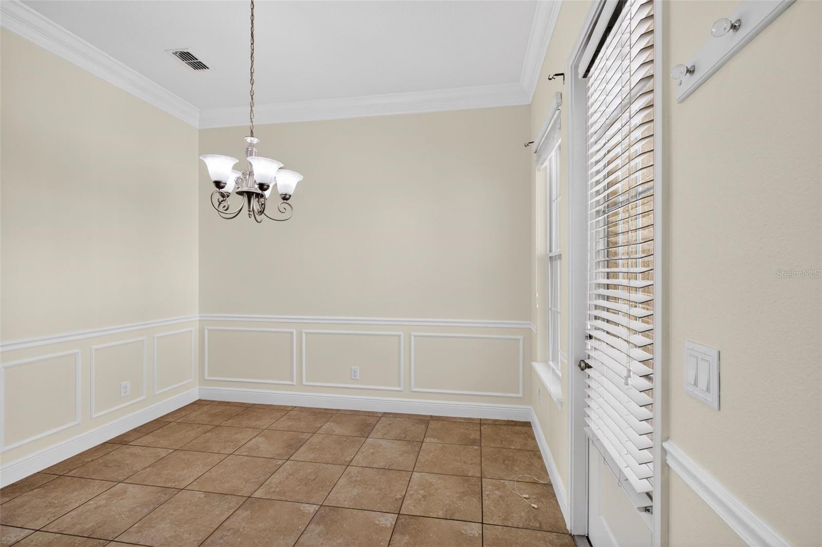 Image 18 of 44 For 817 Lobelia Drive