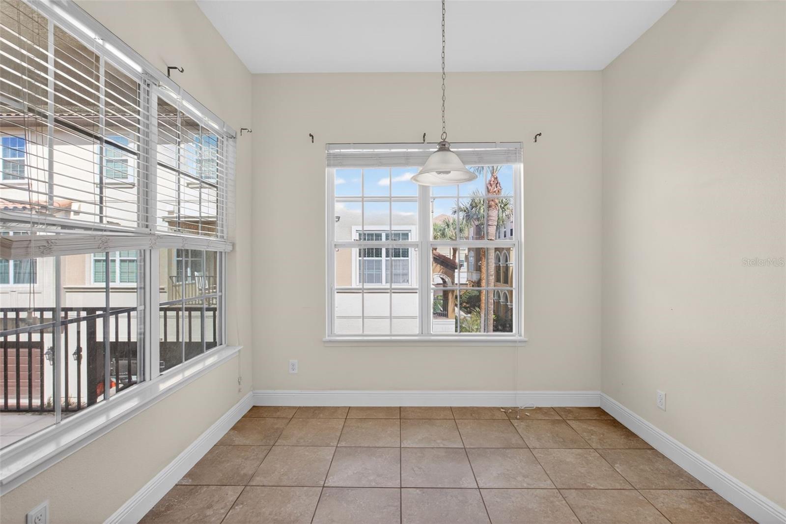 Image 21 of 44 For 817 Lobelia Drive