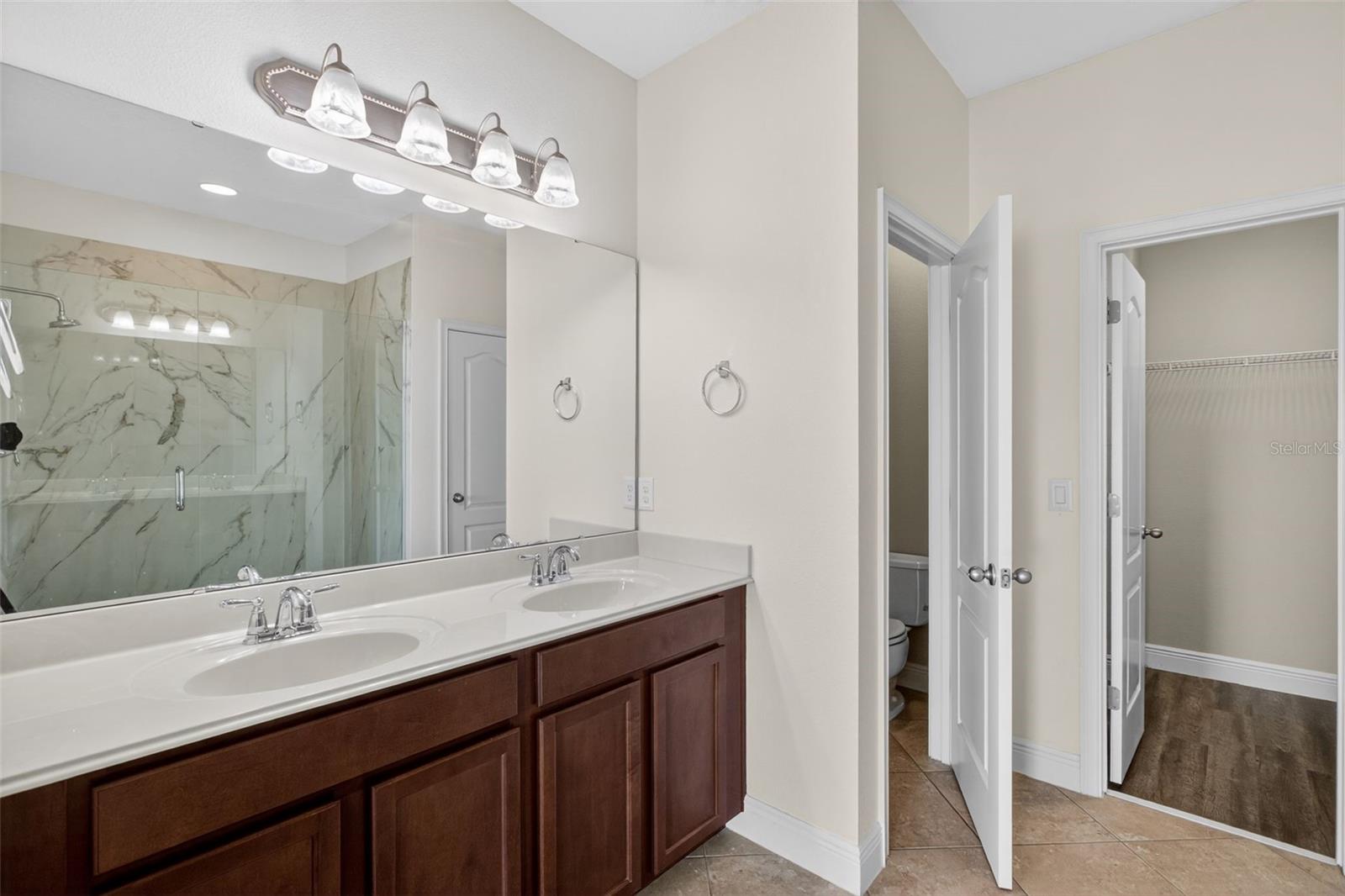 Image 27 of 44 For 817 Lobelia Drive