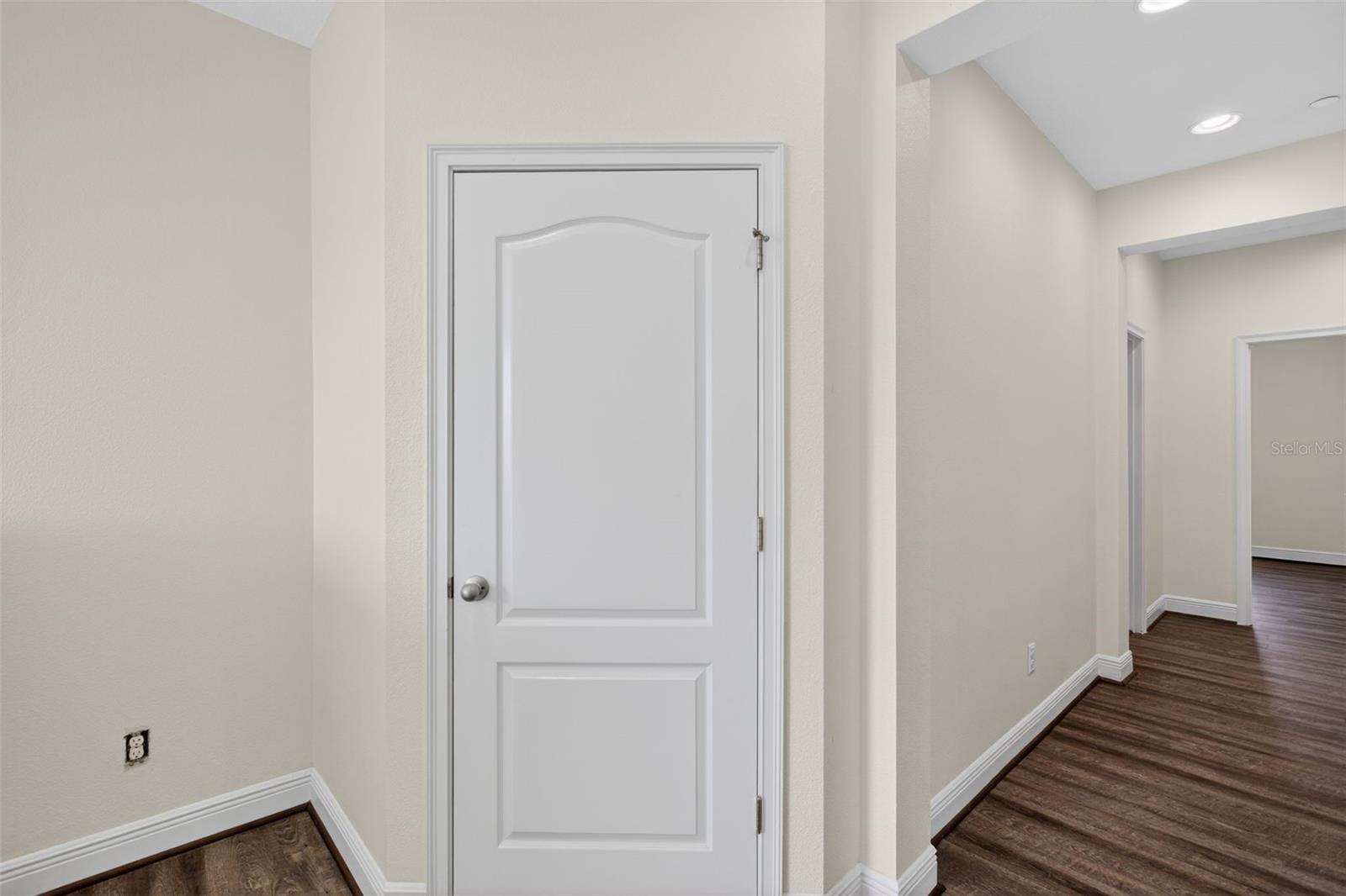 Image 35 of 44 For 817 Lobelia Drive