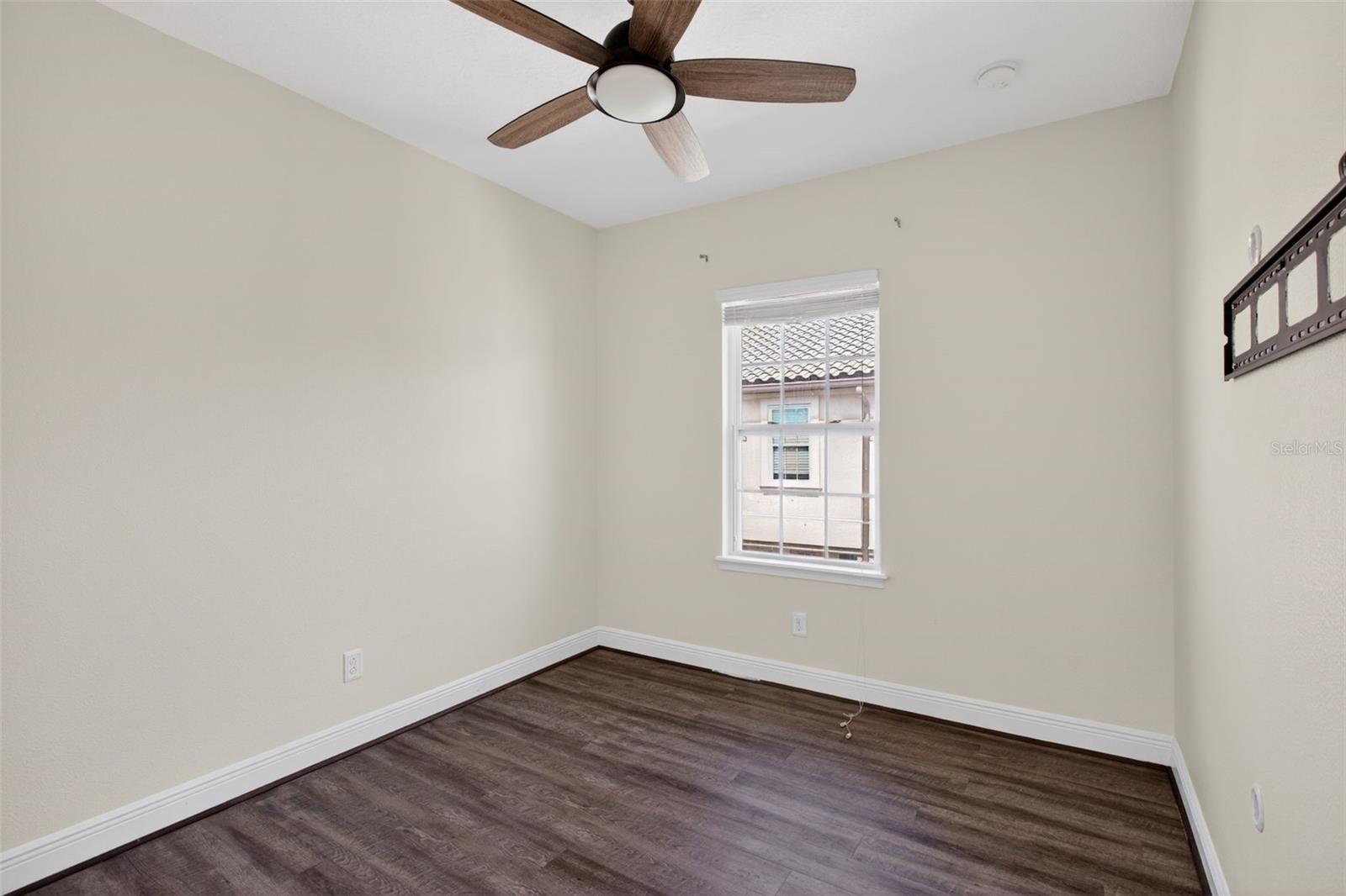 Image 8 of 44 For 817 Lobelia Drive