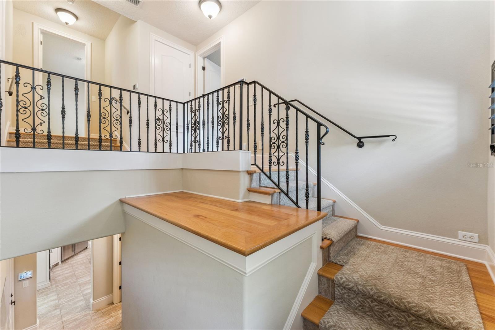 Image 17 of 58 For 2008 Center Drive