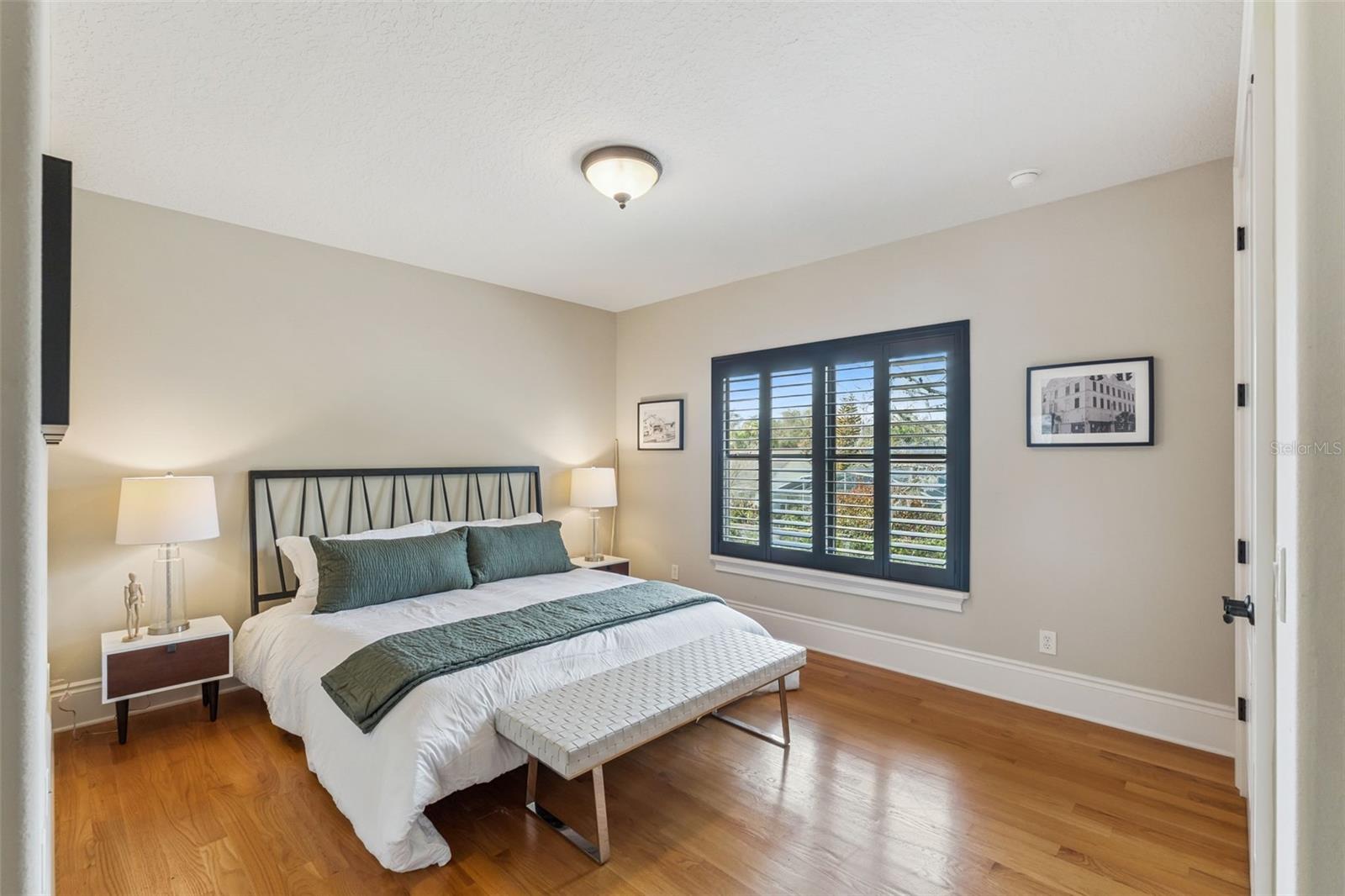 Image 21 of 58 For 2008 Center Drive