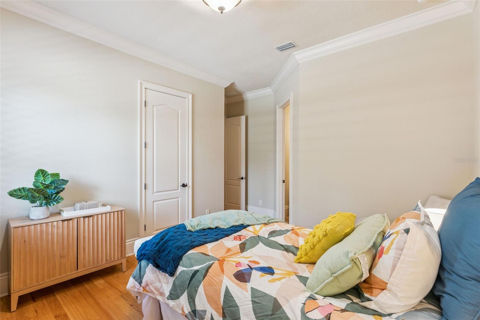 Image 27 of 58 For 2008 Center Drive