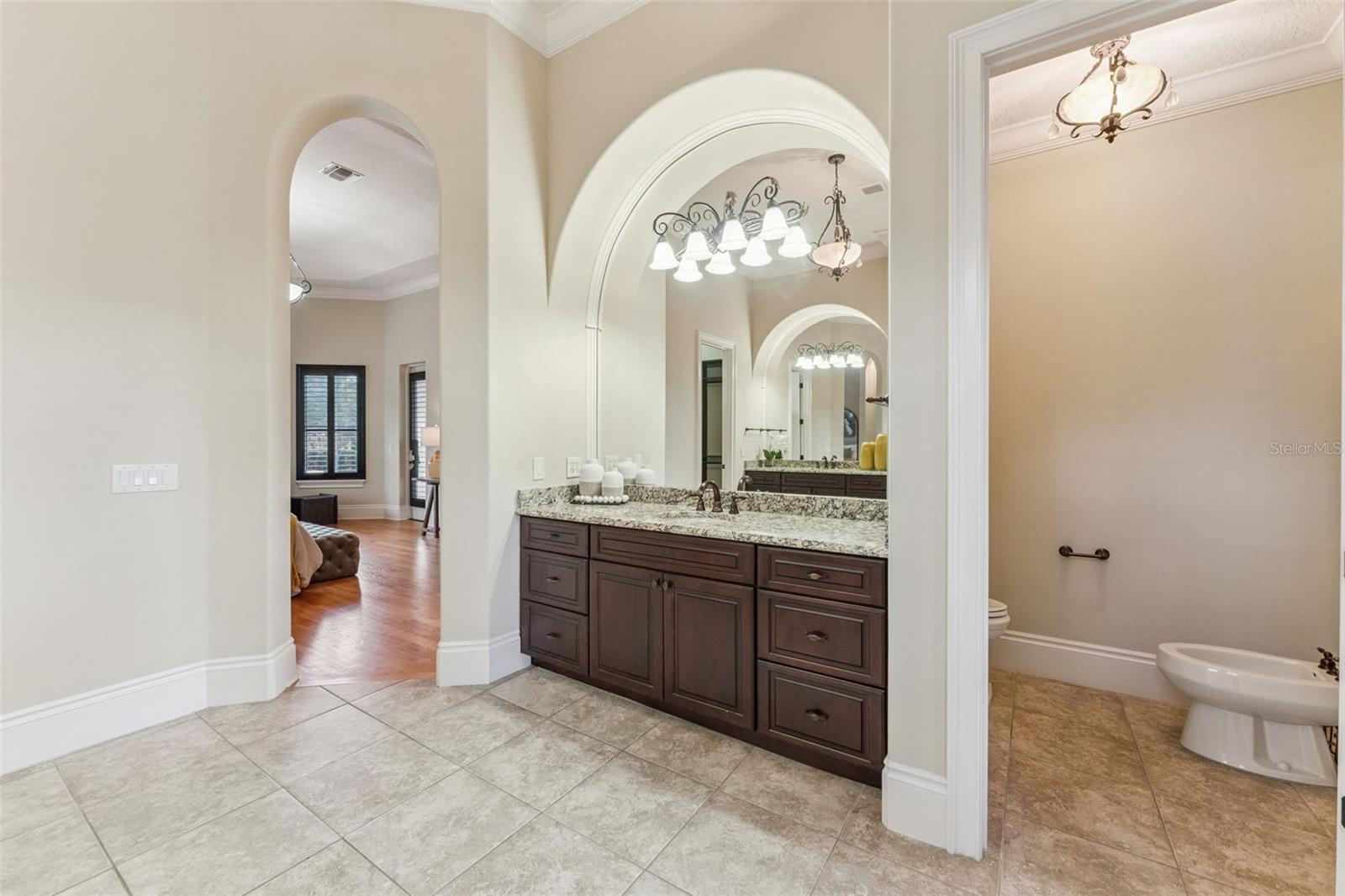 Image 29 of 58 For 2008 Center Drive