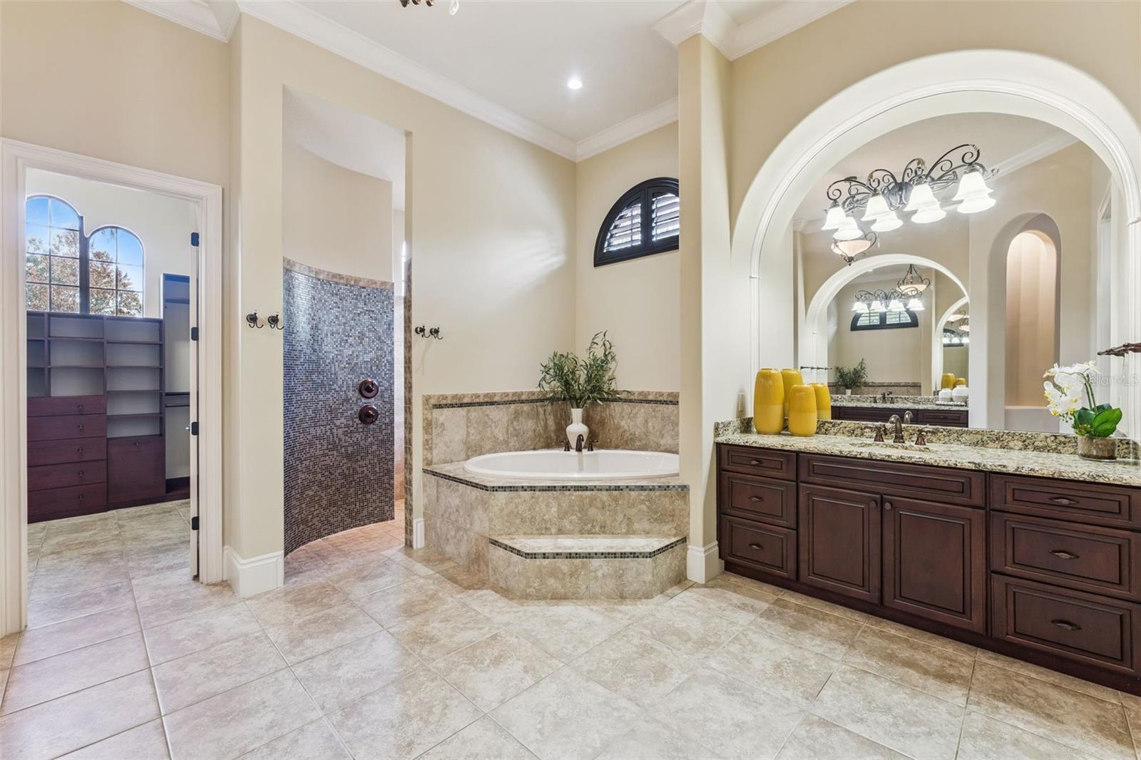 Image 30 of 58 For 2008 Center Drive