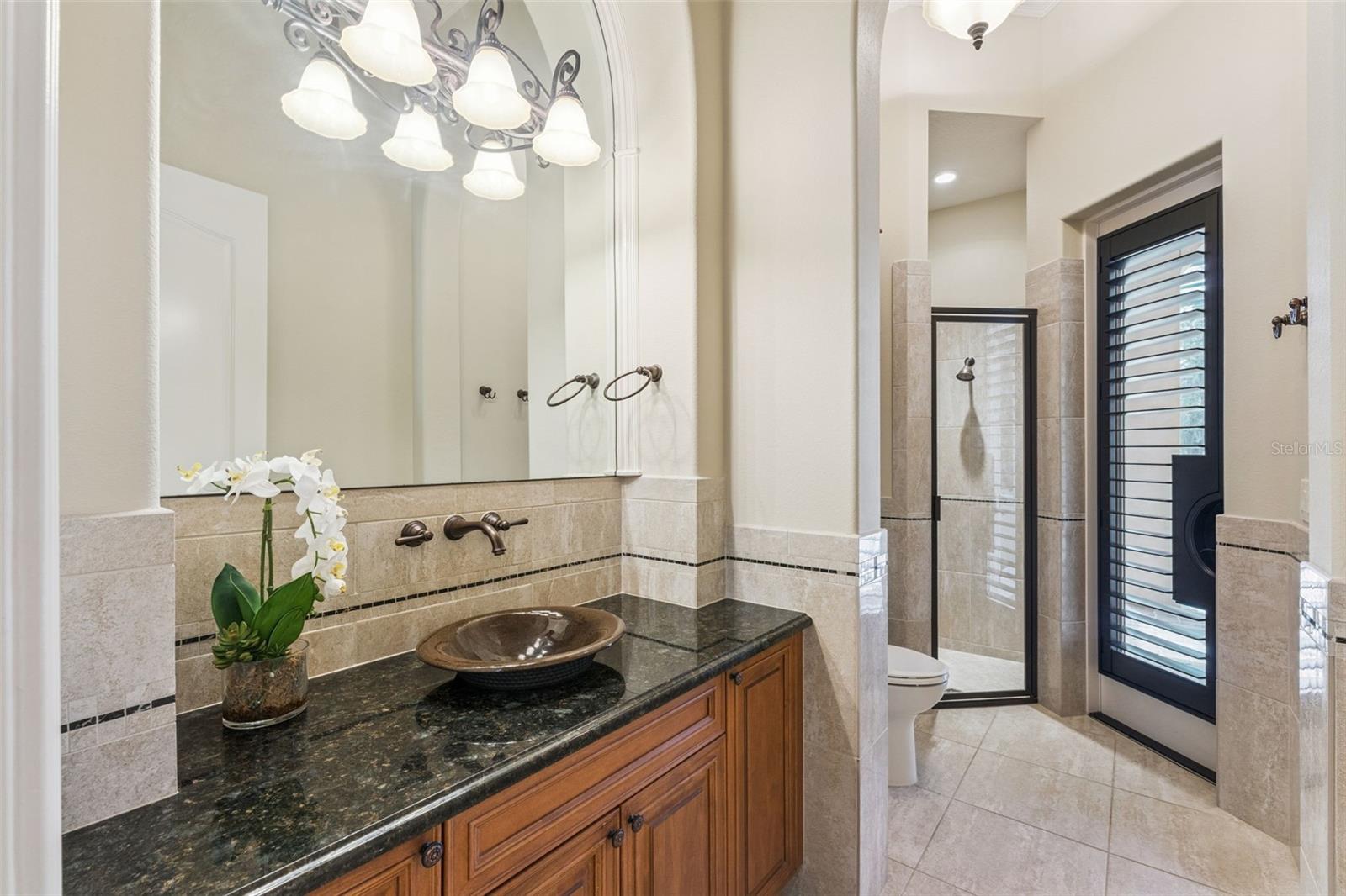 Image 35 of 58 For 2008 Center Drive