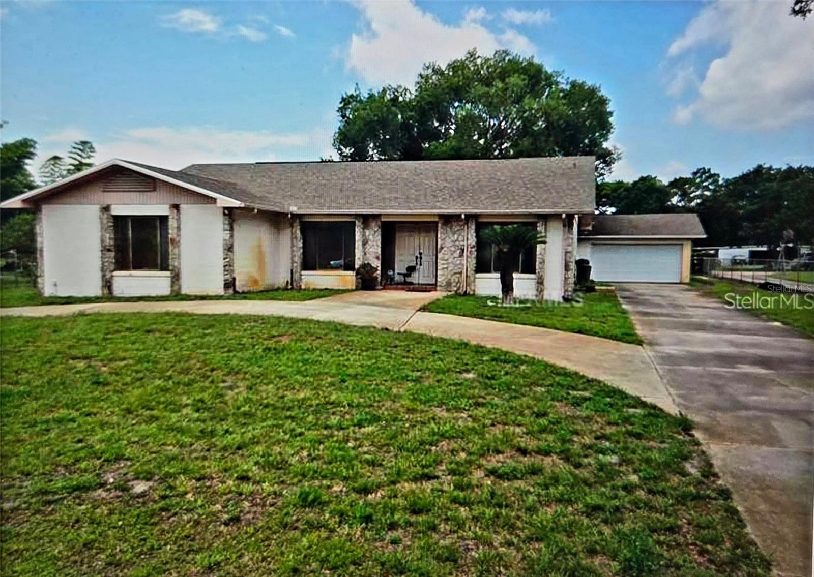 Listing Details for 2010 Carrington Dr, ORLANDO, FL 32807