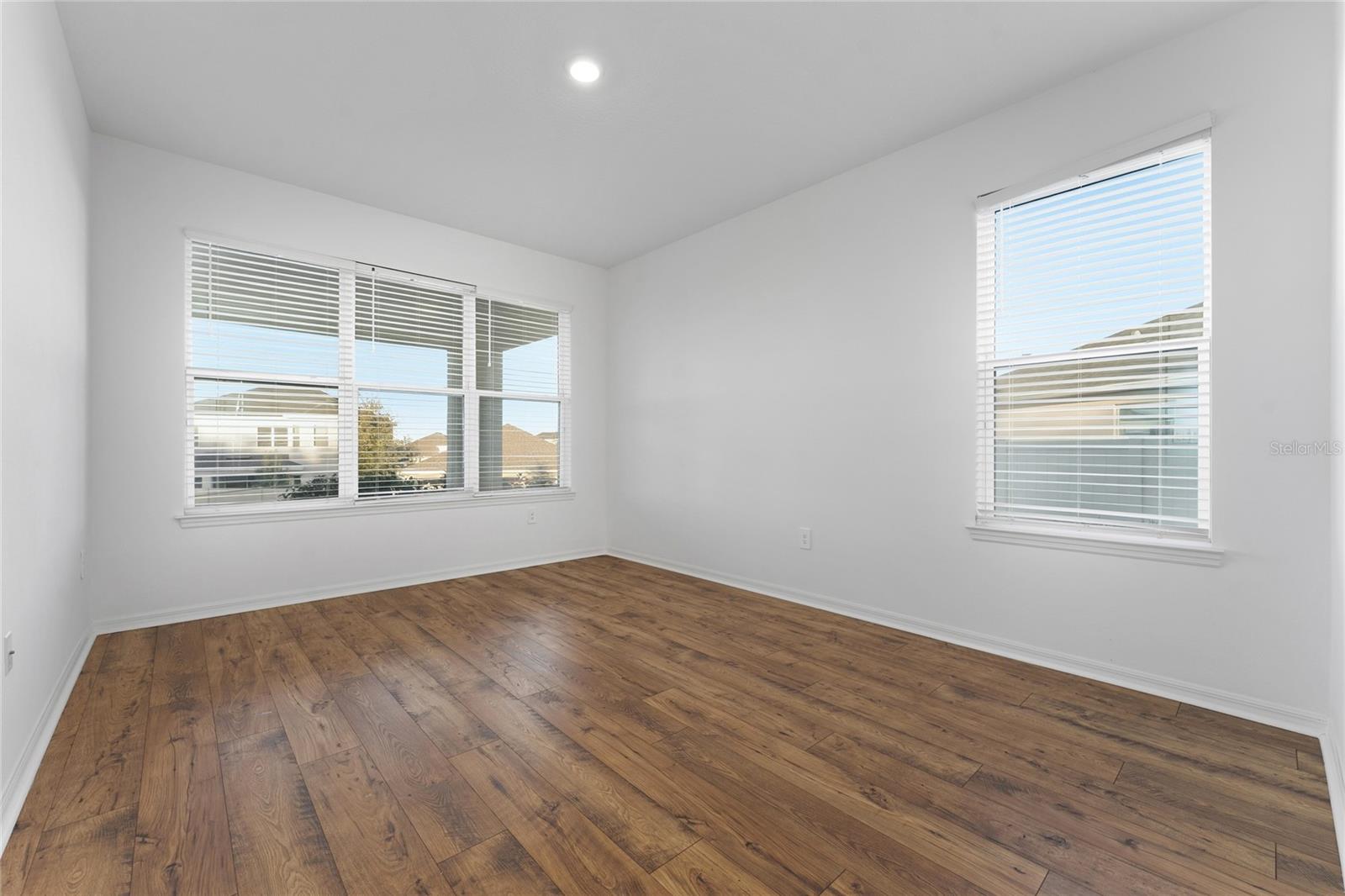 Image 13 of 39 For 2834 High Pointe Street