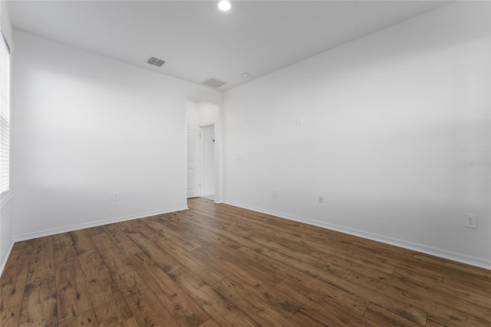 Image 14 of 39 For 2834 High Pointe Street