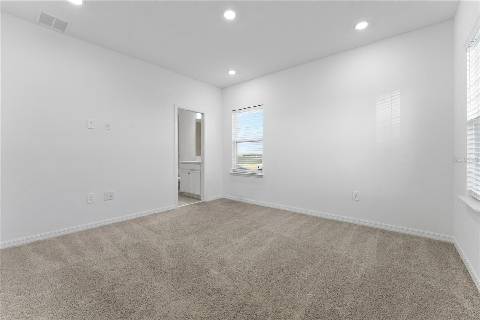 Image 19 of 39 For 2834 High Pointe Street