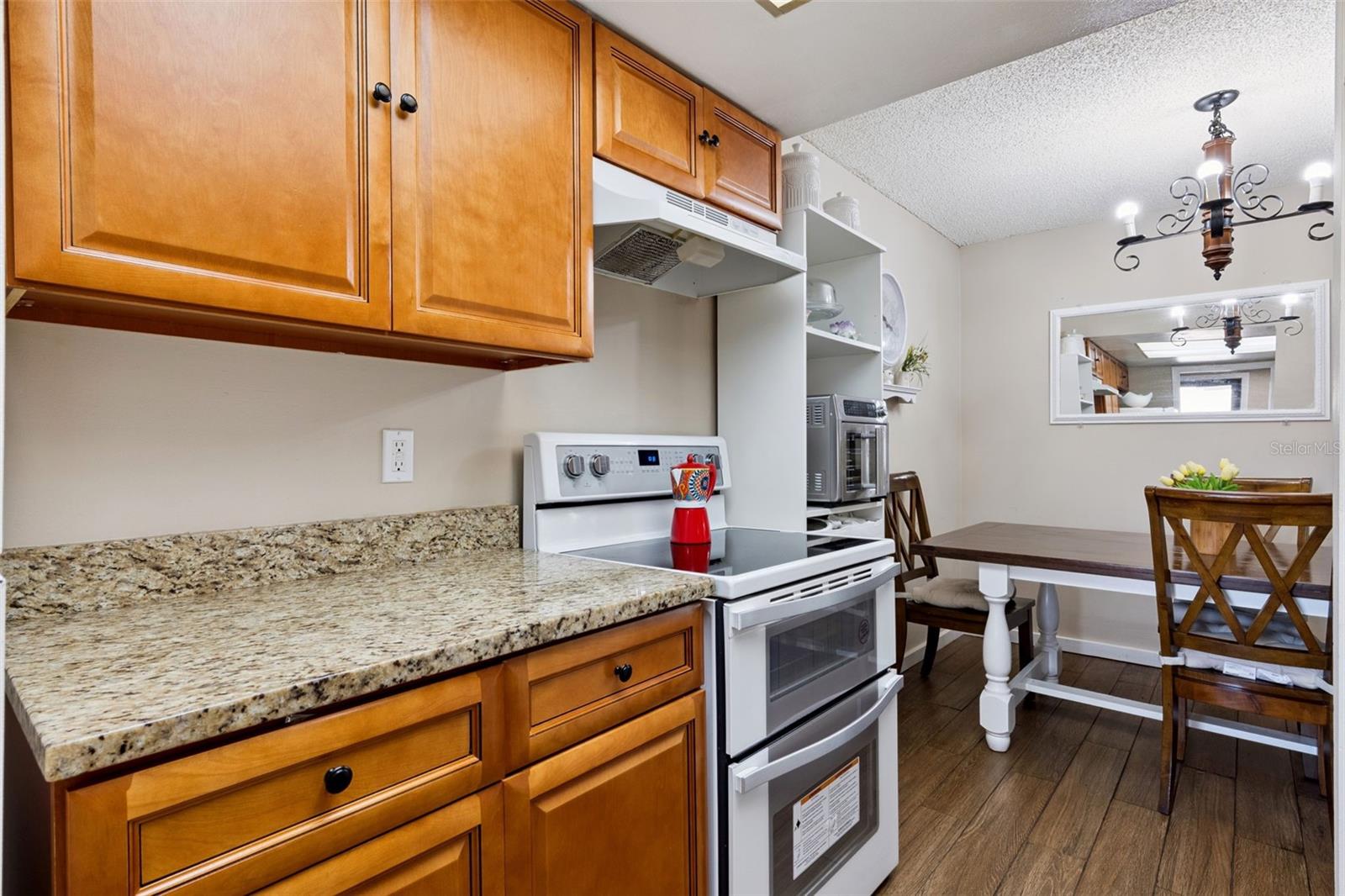 Image 11 of 53 For 1158 Calle Del Norte  C