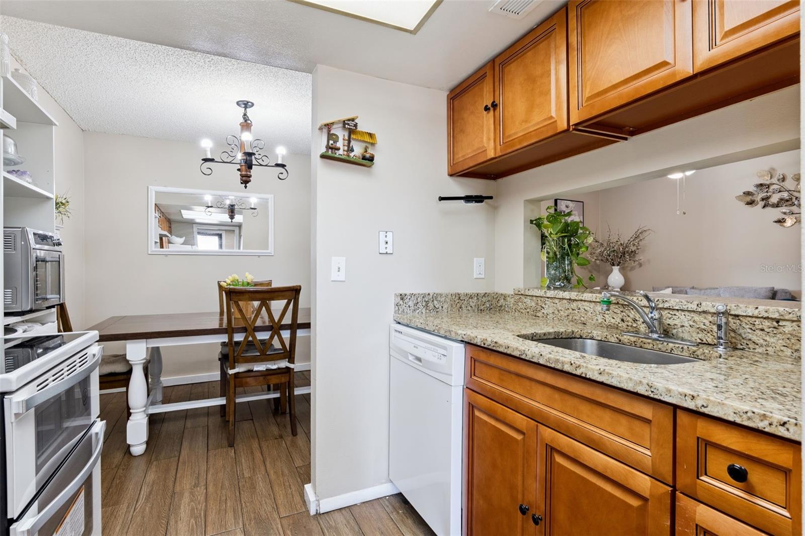 Image 12 of 53 For 1158 Calle Del Norte  C