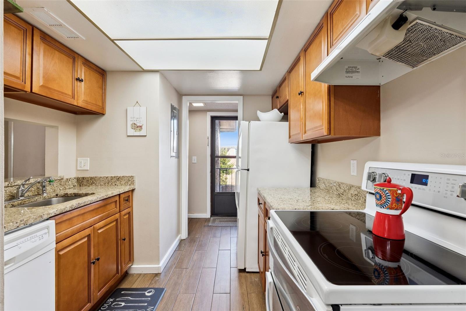 Image 14 of 53 For 1158 Calle Del Norte  C