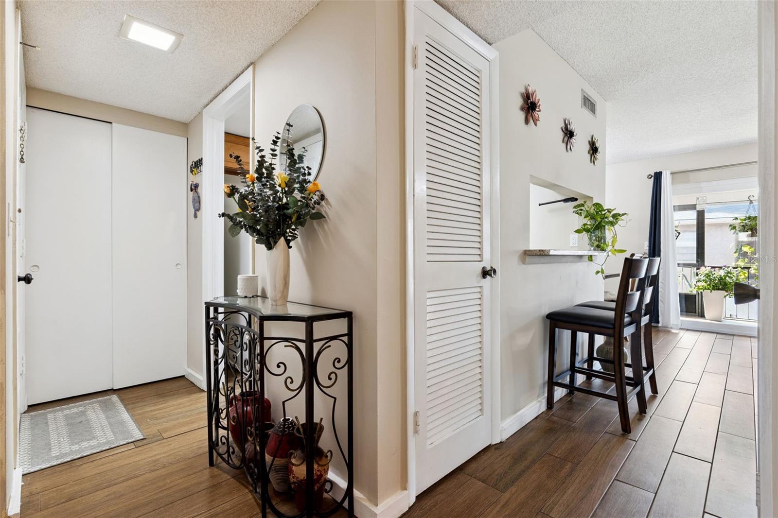 Image 15 of 53 For 1158 Calle Del Norte  C