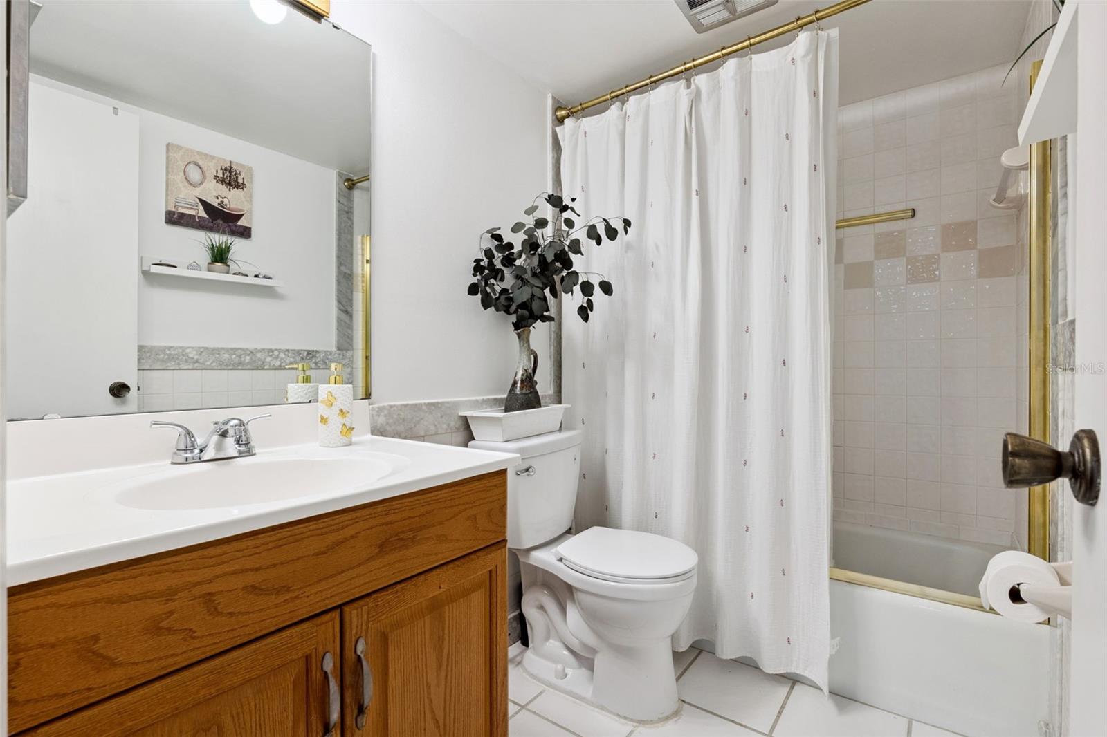 Image 17 of 53 For 1158 Calle Del Norte  C