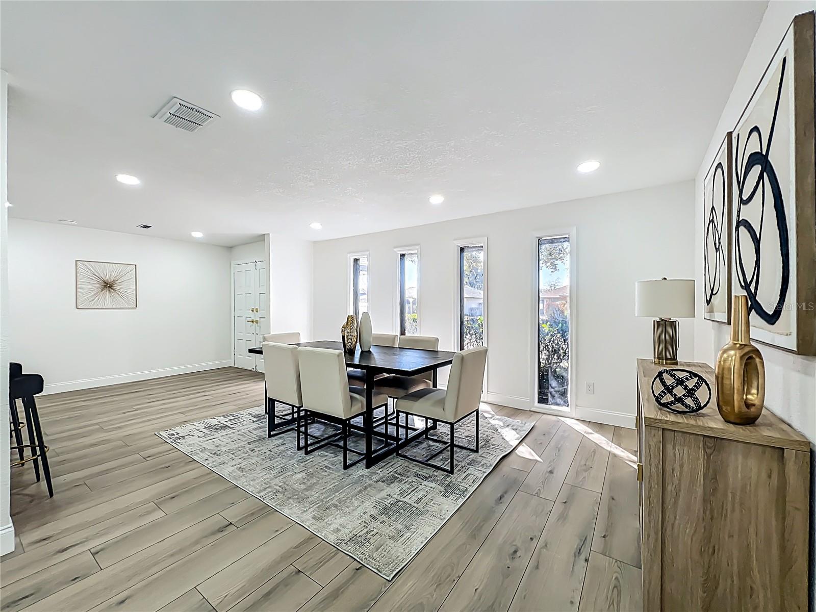 Image 14 of 37 For 211 Doverwood Road