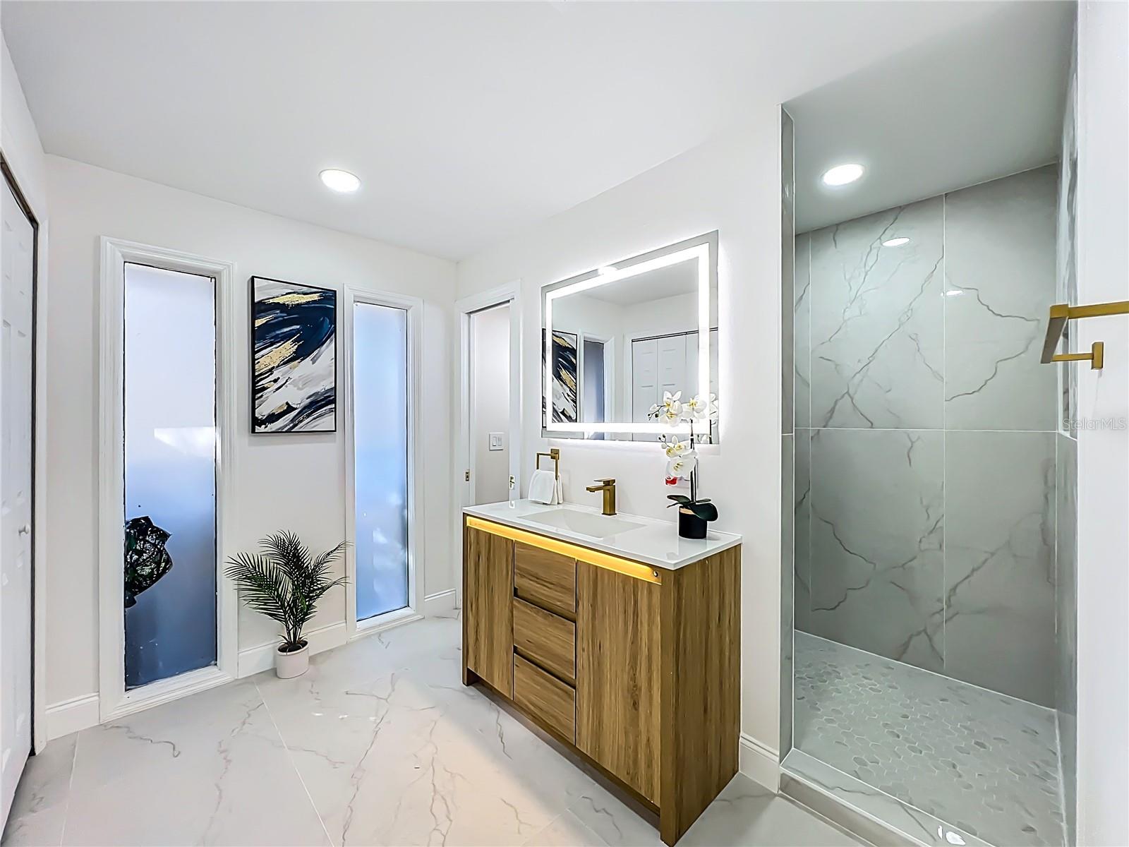 Image 18 of 37 For 211 Doverwood Road