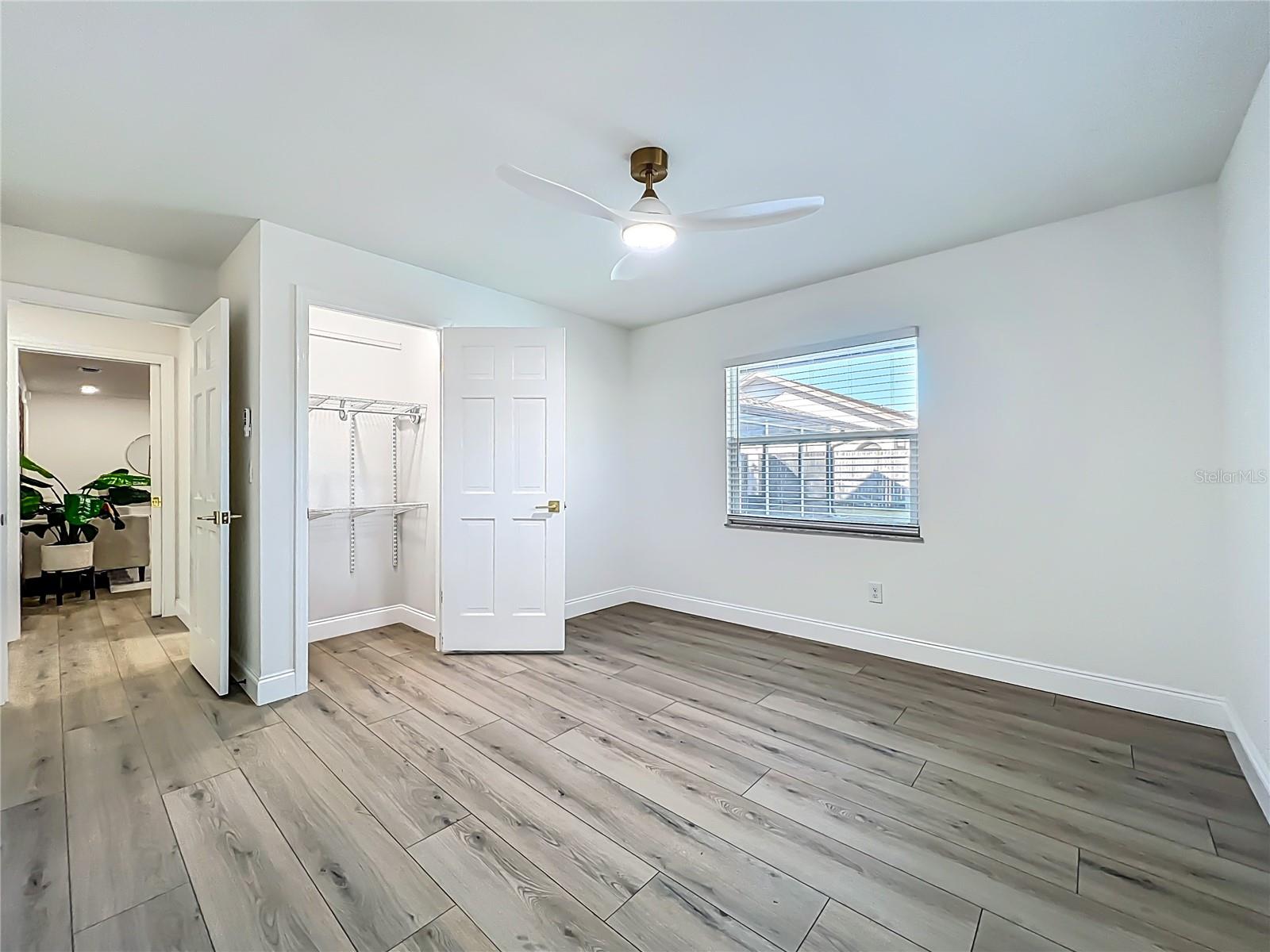 Image 21 of 37 For 211 Doverwood Road