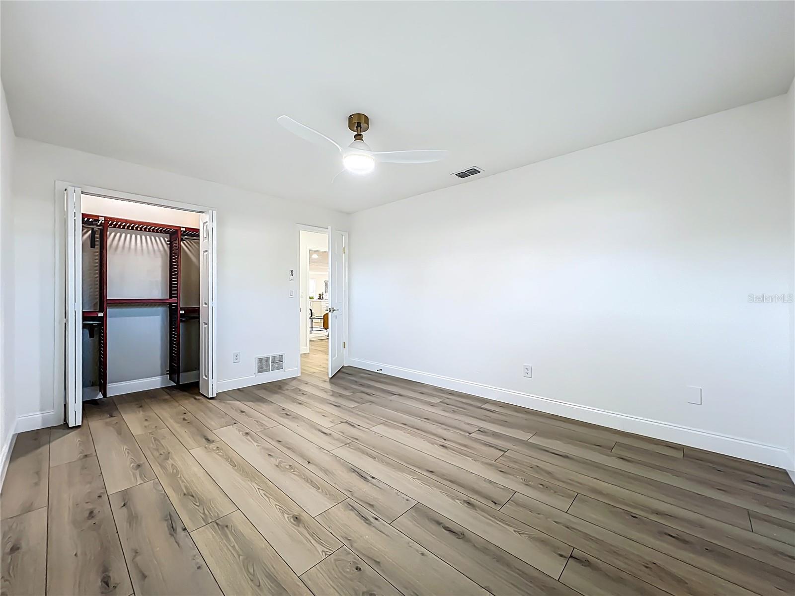 Image 24 of 37 For 211 Doverwood Road