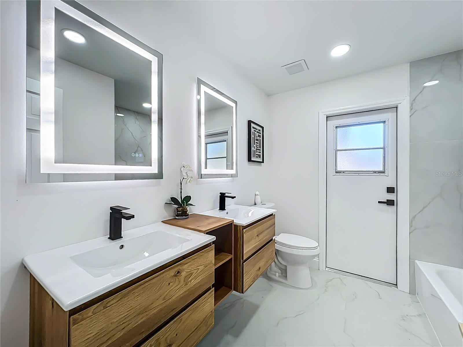 Image 25 of 37 For 211 Doverwood Road