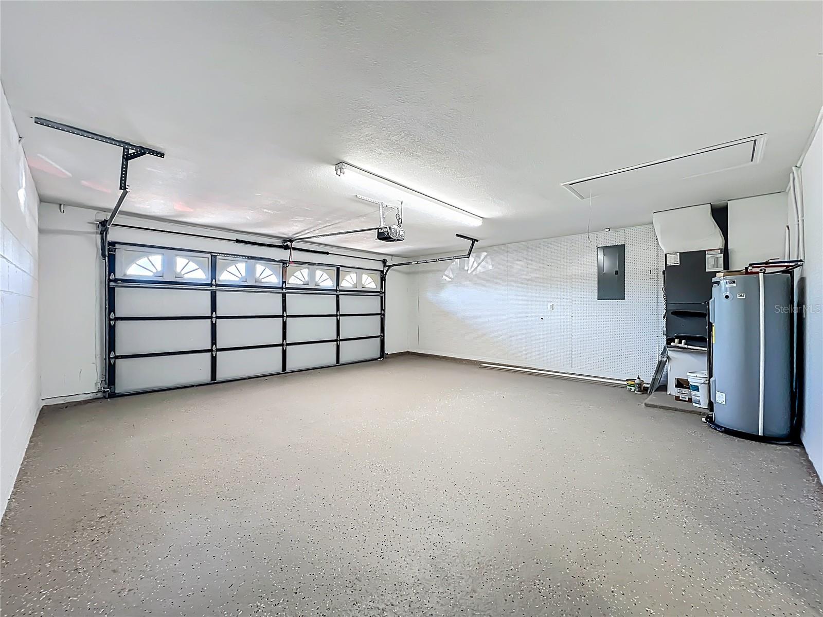 Image 28 of 37 For 211 Doverwood Road