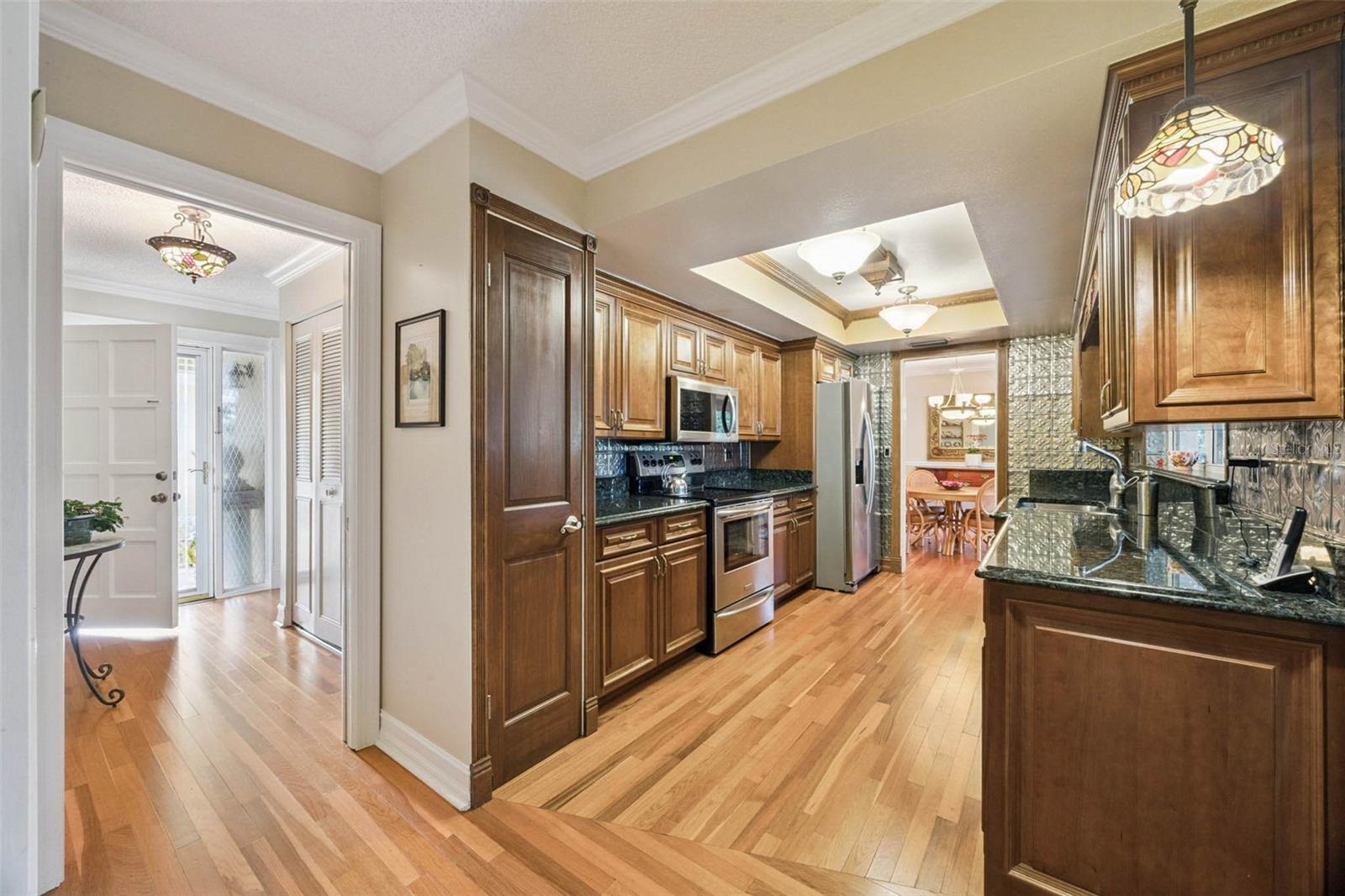 Image 13 of 48 For 3000 Royal Oak Drive