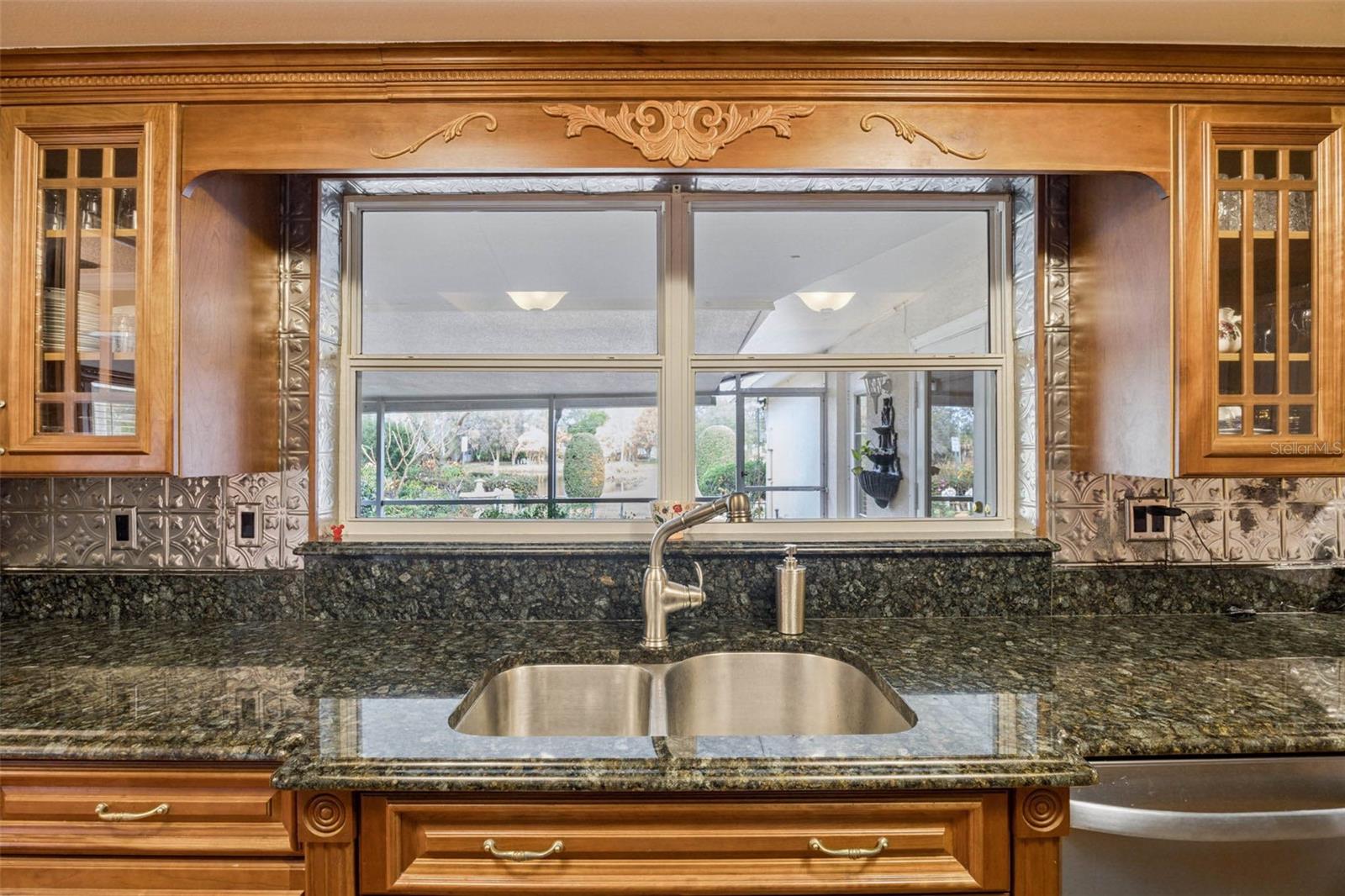 Image 16 of 48 For 3000 Royal Oak Drive