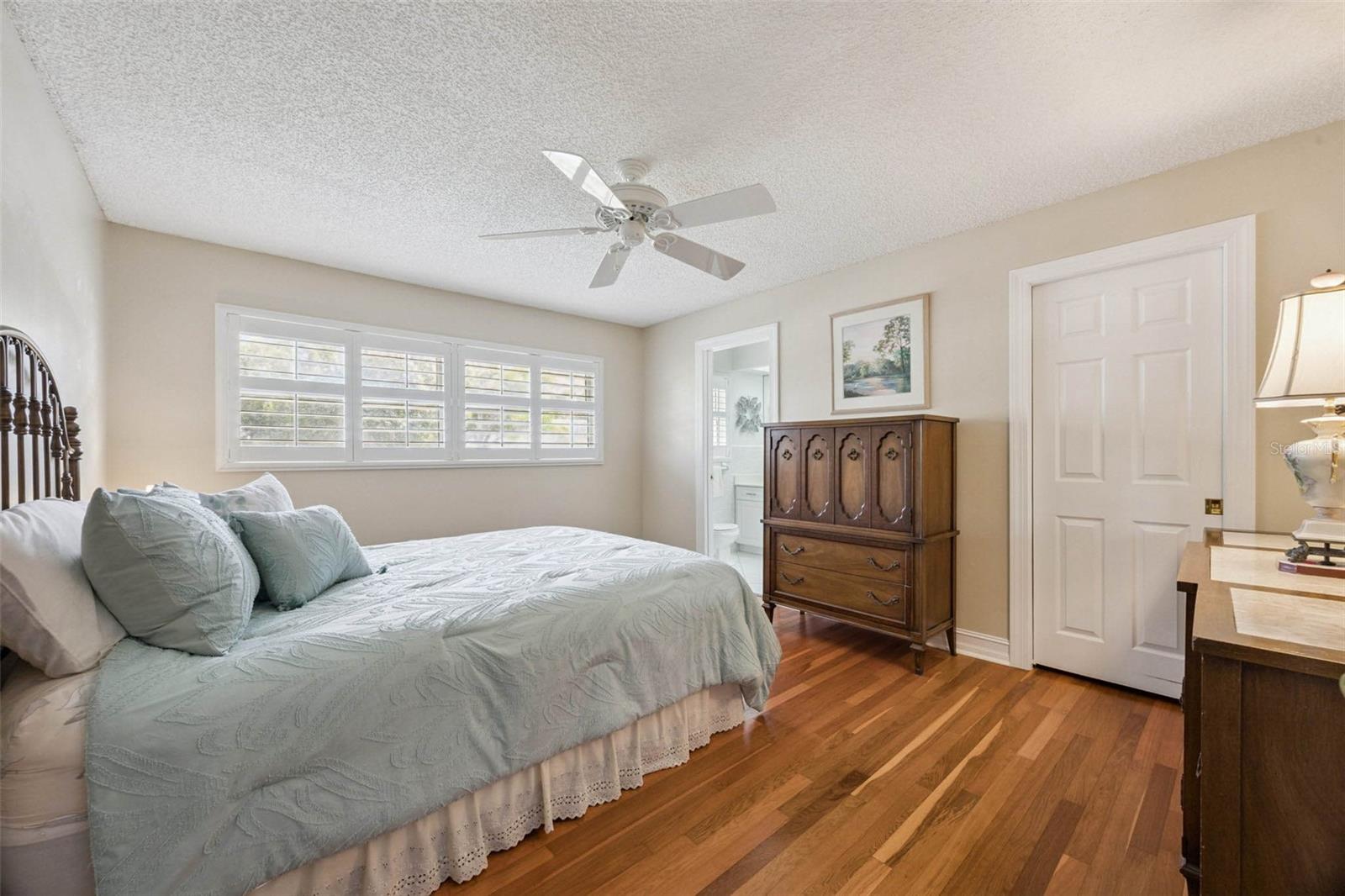 Image 18 of 48 For 3000 Royal Oak Drive