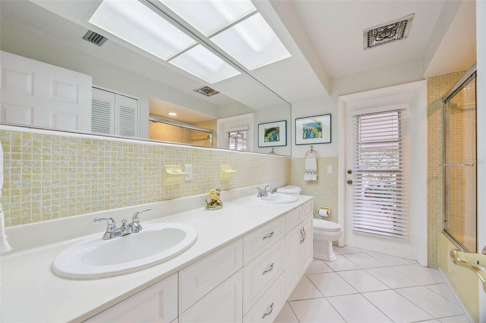 Image 23 of 48 For 3000 Royal Oak Drive