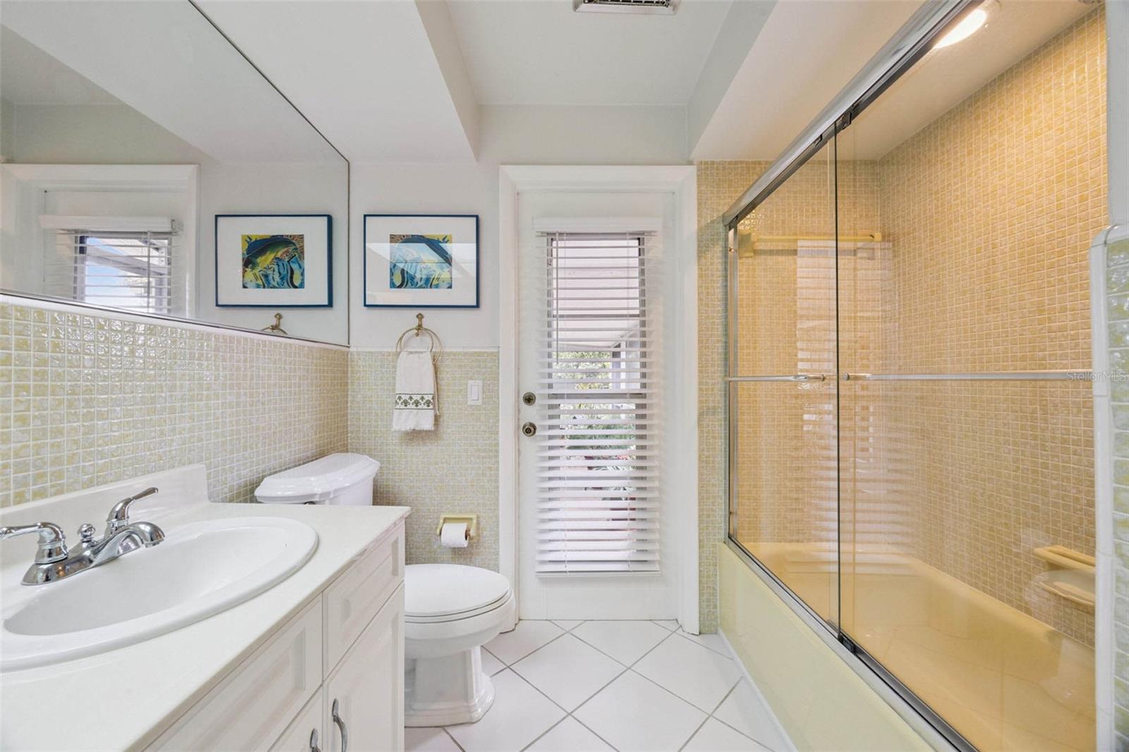 Image 24 of 48 For 3000 Royal Oak Drive