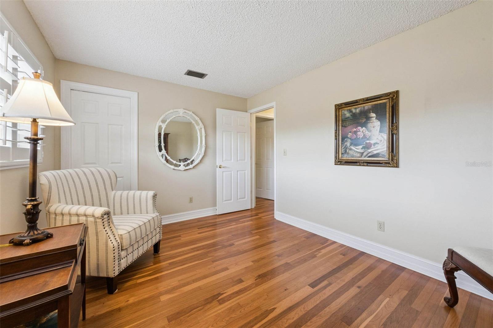 Image 25 of 48 For 3000 Royal Oak Drive