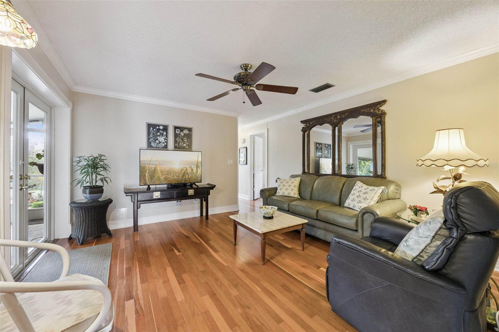 Image 5 of 48 For 3000 Royal Oak Drive