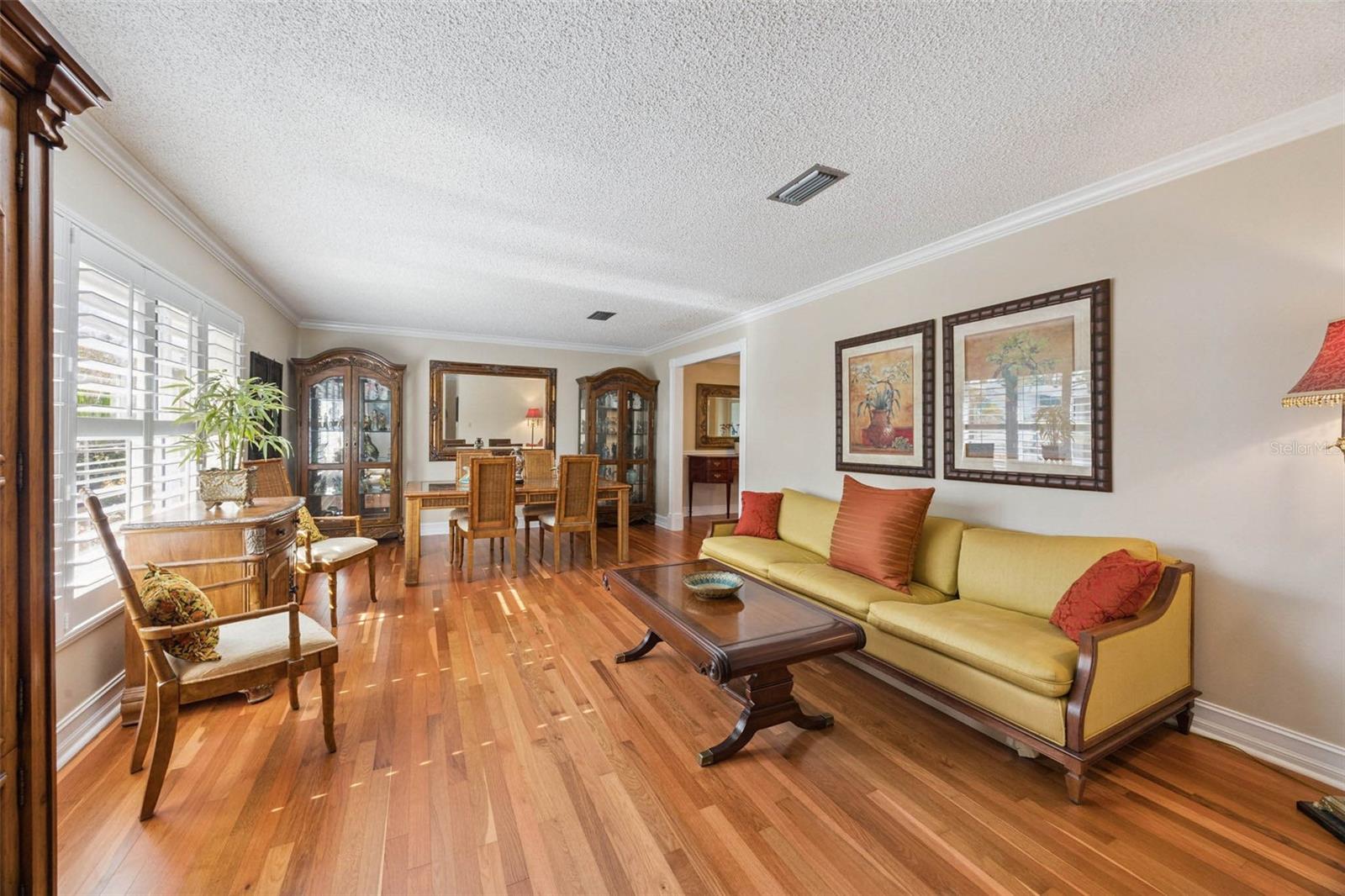 Image 7 of 48 For 3000 Royal Oak Drive