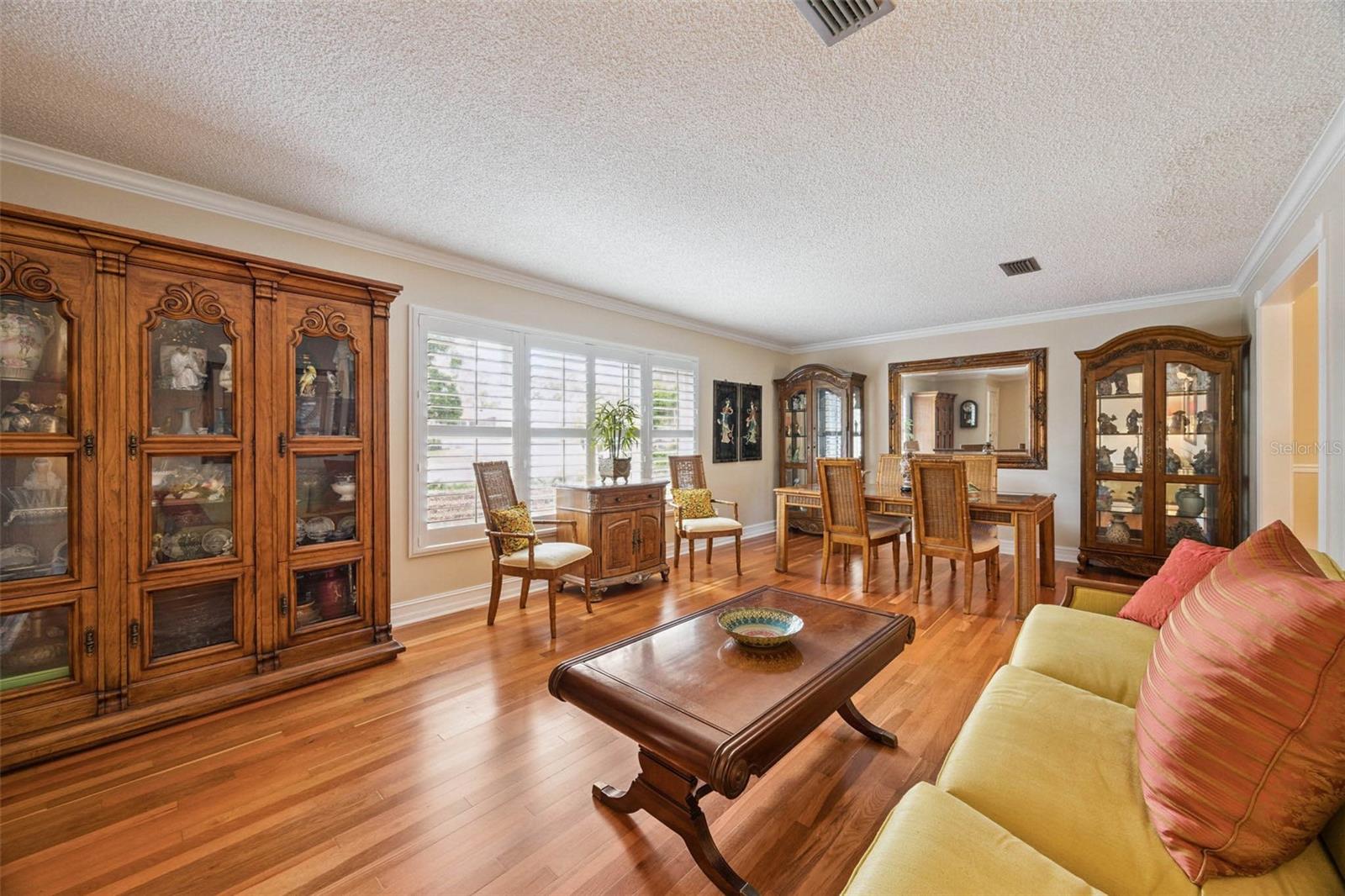 Image 8 of 48 For 3000 Royal Oak Drive