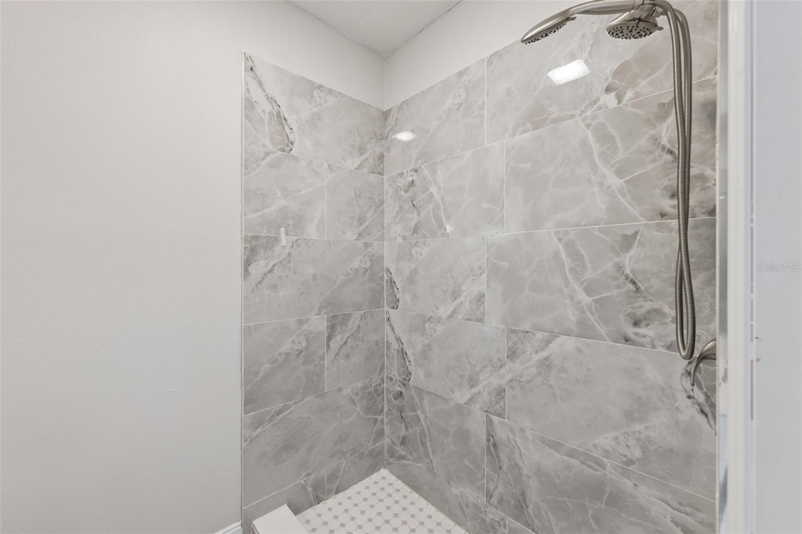 Image 24 of 71 For 6246 Silver Glen Court